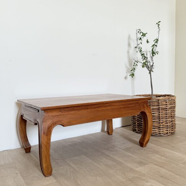 Stolik kawowy opium z litego drewna tekowego – kolonialny stolik w miodowym odcieniu orientalny vintage egzotyczny