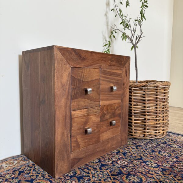 Mała komoda kolonialna z szufladami – drewniana komódka vintage orientalny, szafka nocna