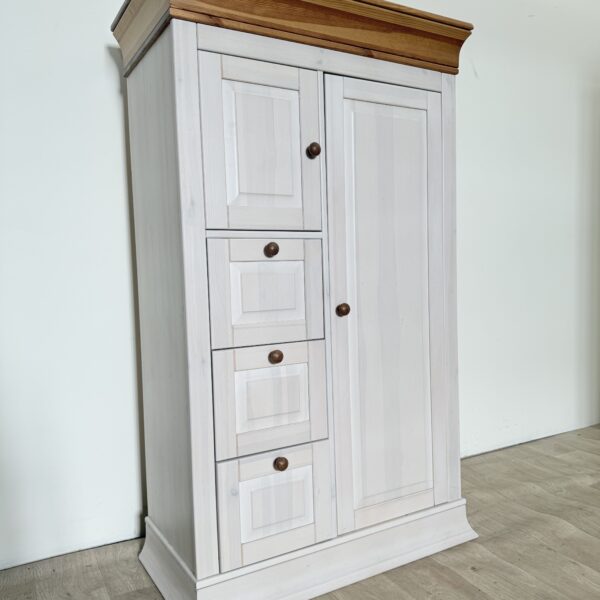 Solidna wysoka komoda sosnowa – highboard, bielone drewno, szuflady i szafka